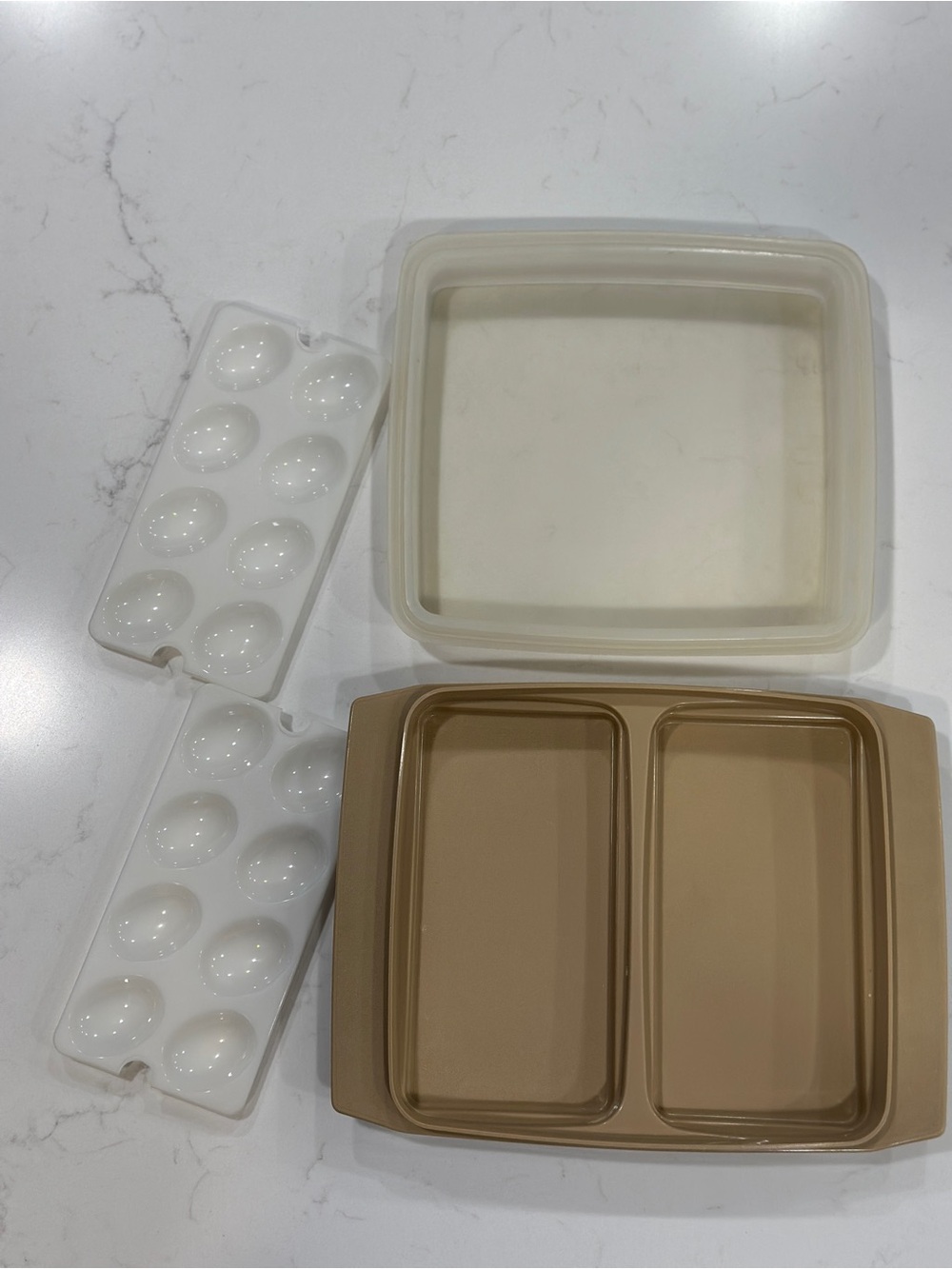 Vintage Tupperware 723-2 Deviled Egg Keeper Carrier Complete 4 Piece